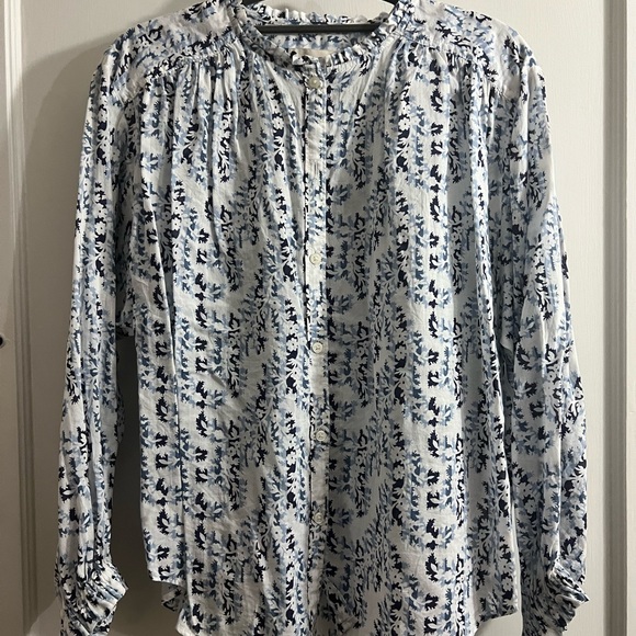 LOFT blue and white floral woven blouse with button front and ruffled collar EUC - Picture 3 of 5